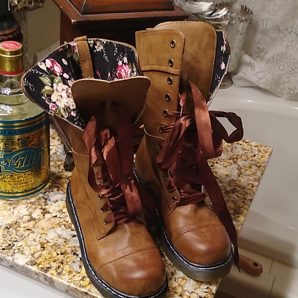 🌼😘💕 Mark Martin vegan lace-up boot